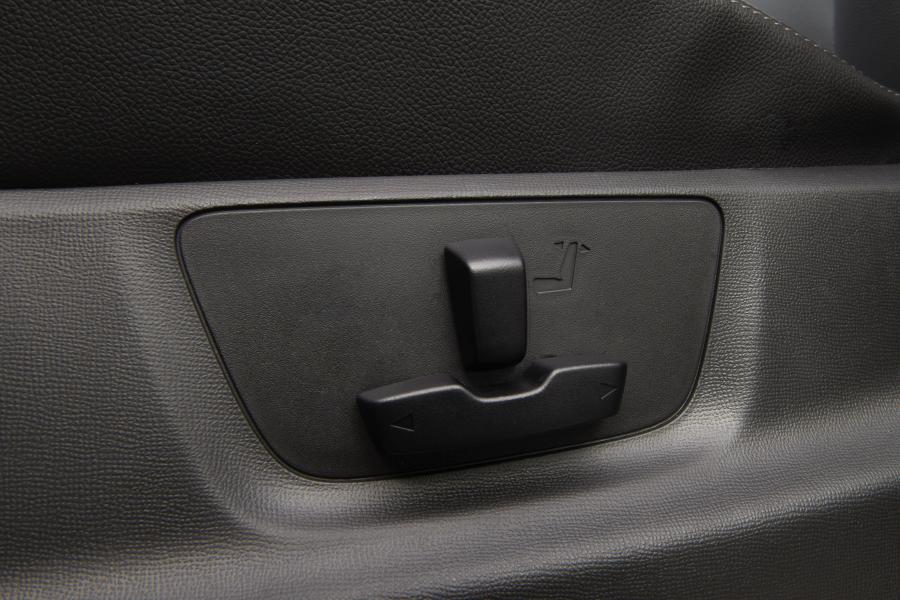 Детали интерьера Chevrolet S10 LTZ 2020 года  (фото 19 из 23)